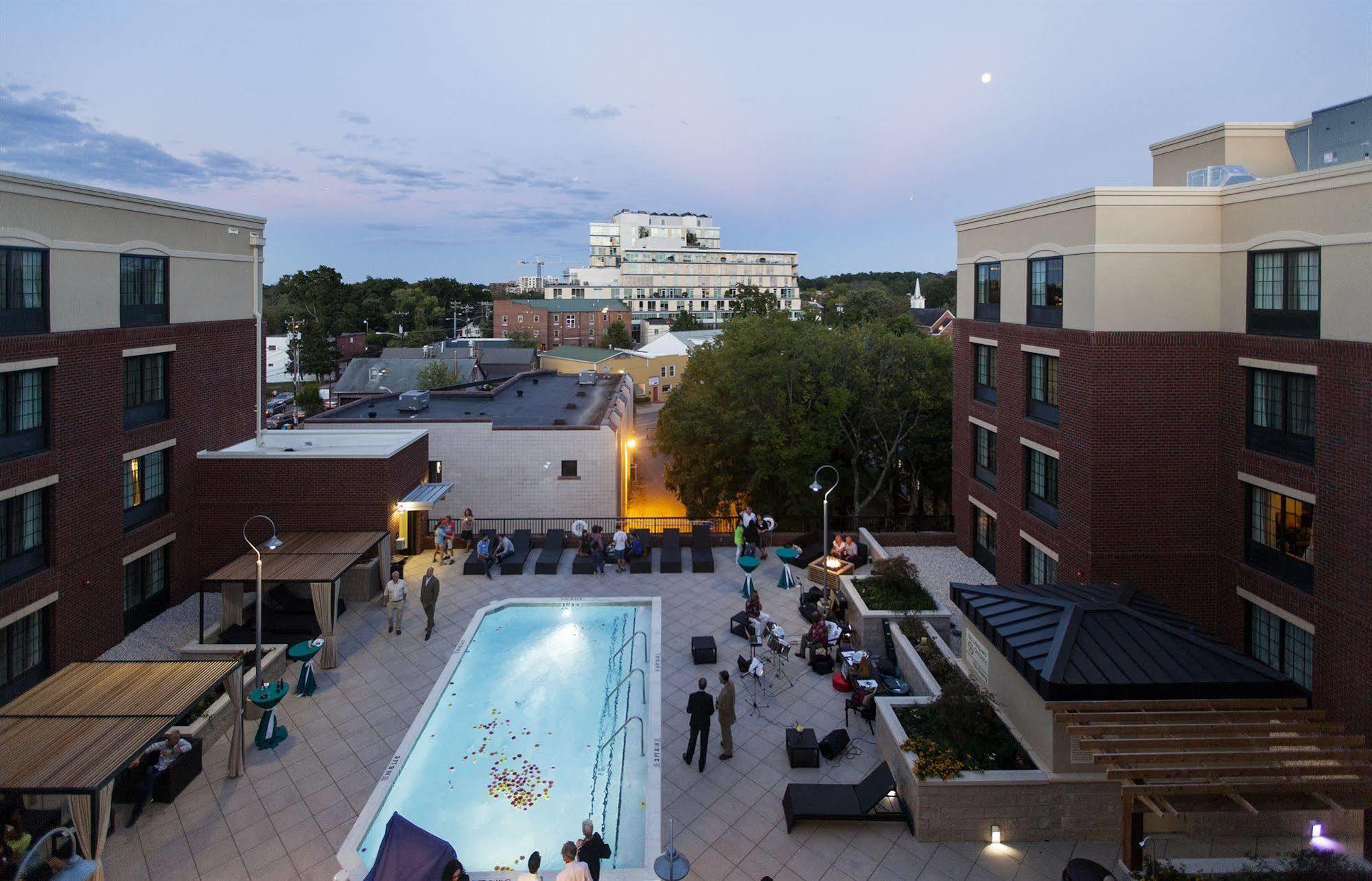 Hampton Inn & Suites Chapel Hill/Carrboro Exterior photo