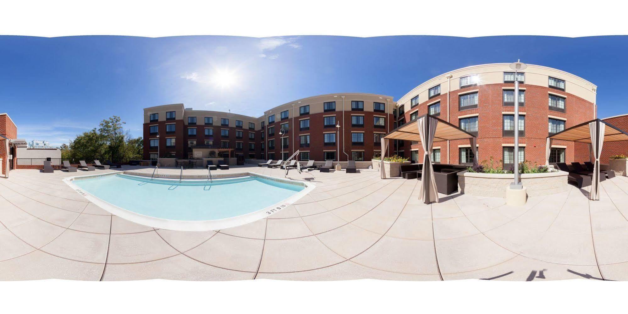 Hampton Inn & Suites Chapel Hill/Carrboro Exterior photo